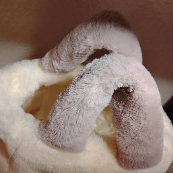 Mon Petit Bonheur Fuzzy Plush Tote Bag — Cozy / Soft Girl / Winter Aesthetic - Picture 3 of 9